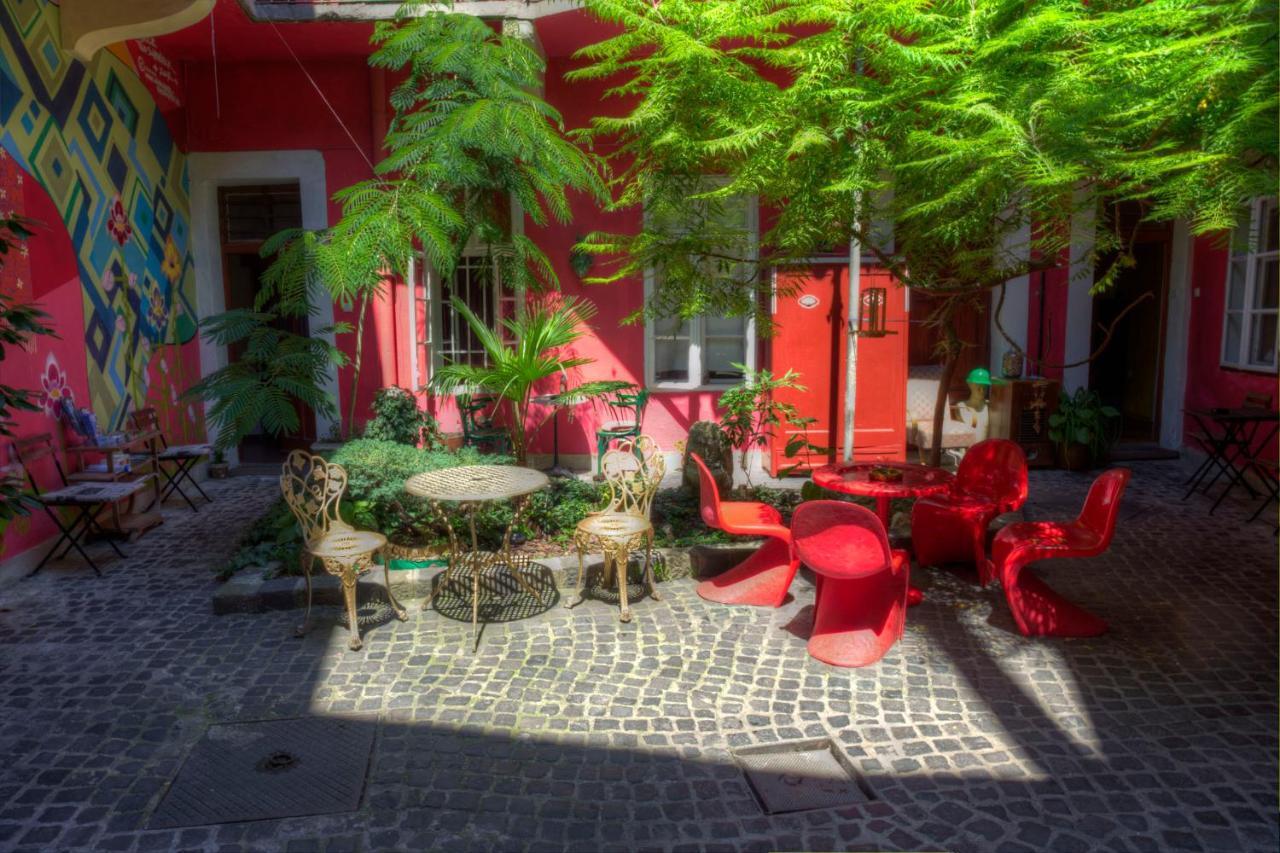 Santico Art Hotel And Hostel Budapest Exterior foto
